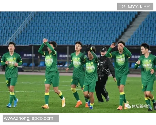 杭州篮球队在城市联赛中的团队协作表现分析与点评